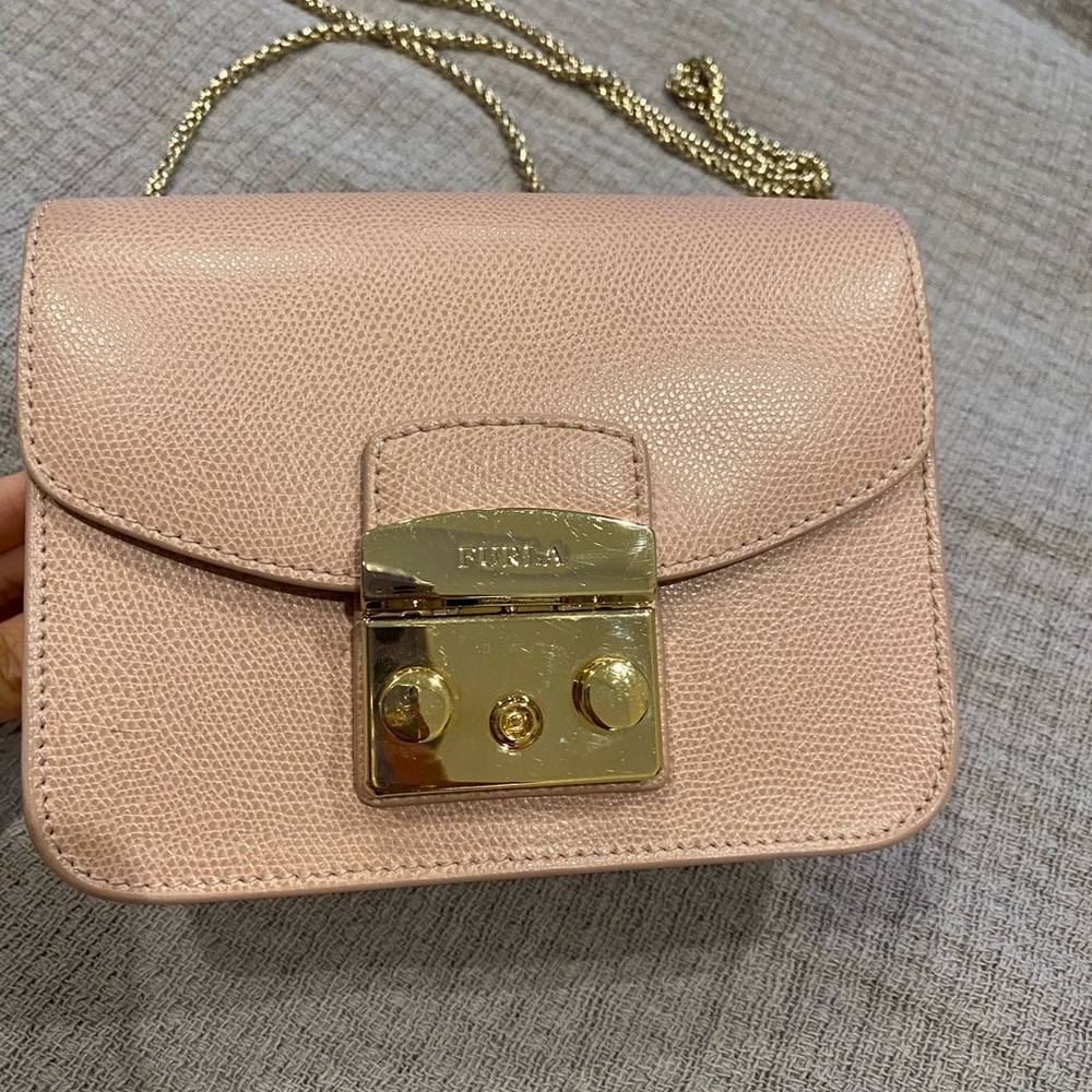 Furla Moonstone pink bag, like new, excellent condition. Gold hardware.